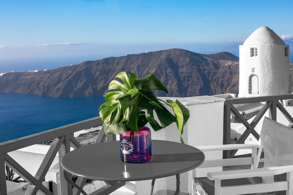 Salvatore Caldera Suites — Attractions in the area in Imerovigli, South Aegean