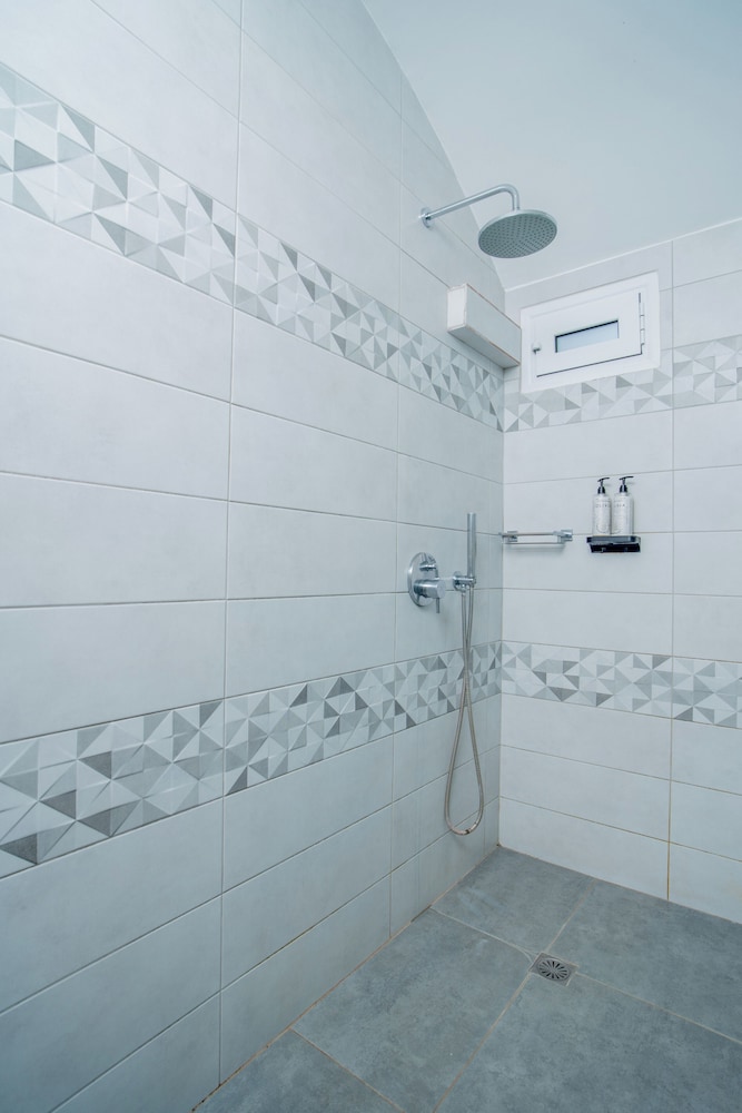 Salvatore Caldera Suites — Hotel rooms in Imerovigli, South Aegean
