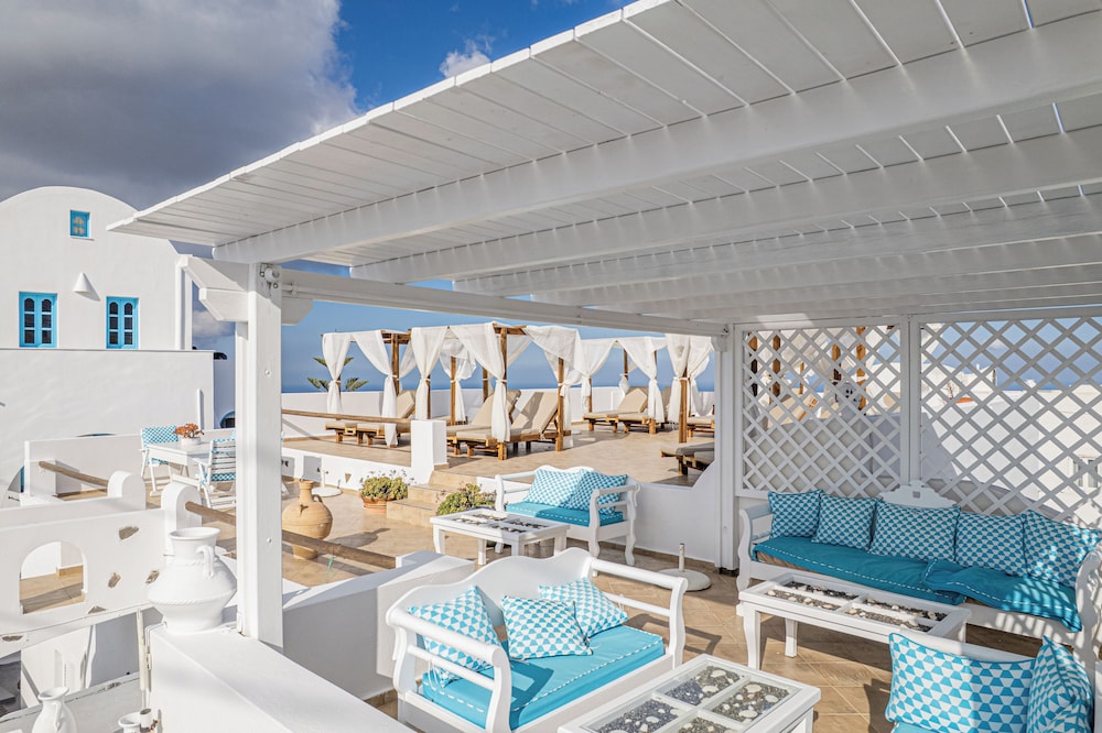 Salvatore Caldera Suites — Hotel building in Imerovigli, South Aegean