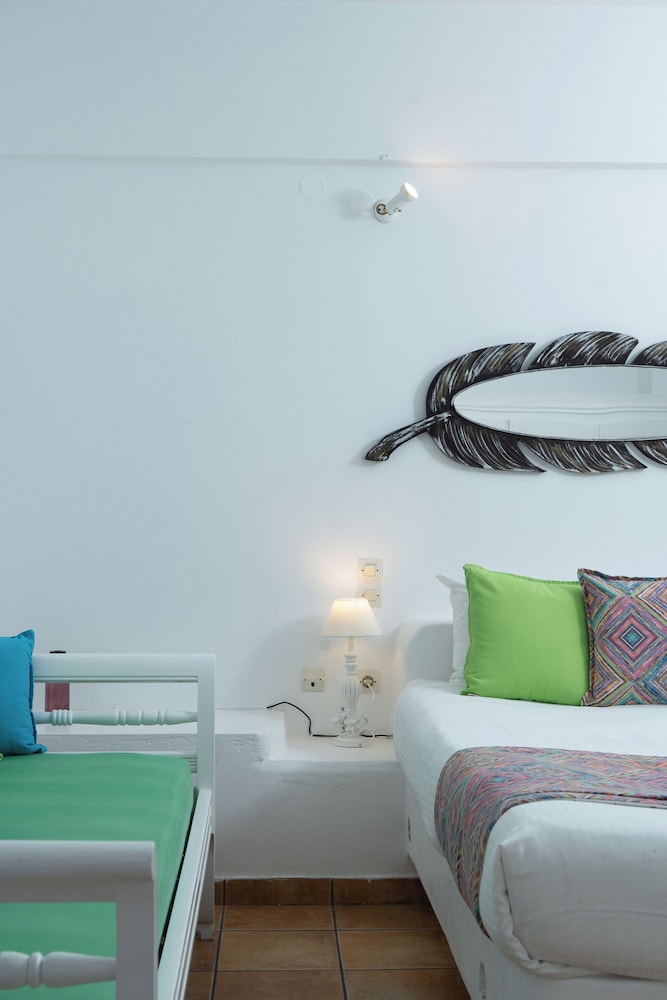 Salvatore Caldera Suites — Hotel rooms in Imerovigli, South Aegean