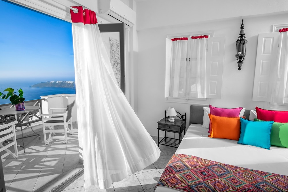 Salvatore Caldera Suites — Hotel rooms in Imerovigli, South Aegean