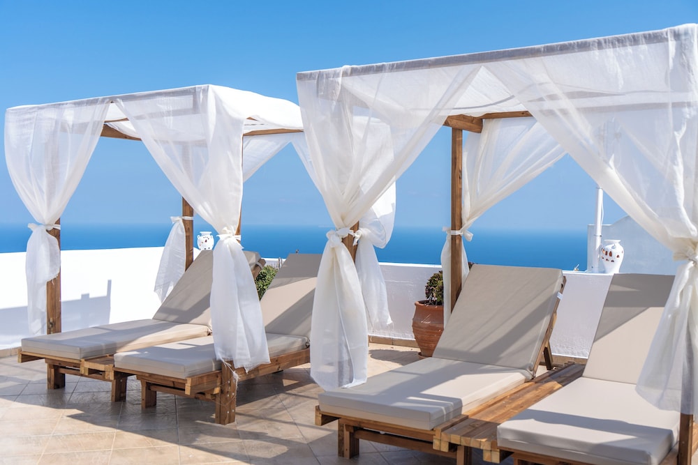 Salvatore Caldera Suites — Hotel rooms in Imerovigli, South Aegean