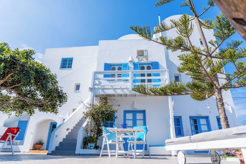 Salvatore Caldera Suites — Hotel building in Imerovigli, South Aegean