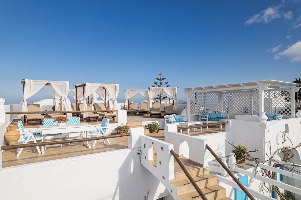 Salvatore Caldera Suites — Hotel building in Imerovigli, South Aegean