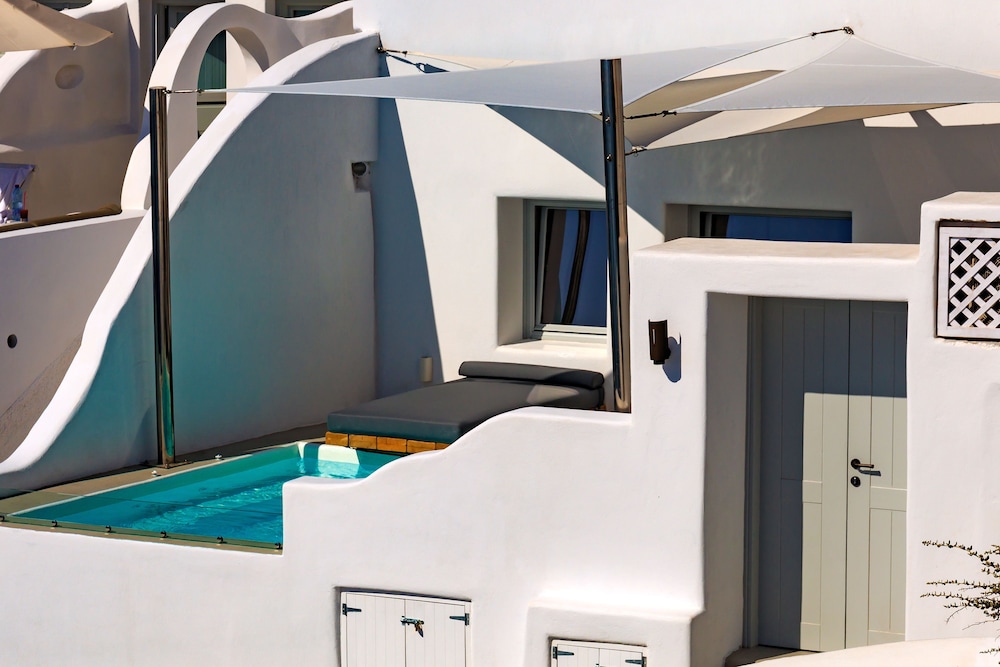 Hotel Sunny Villas — Hotel building in Imerovigli, South Aegean