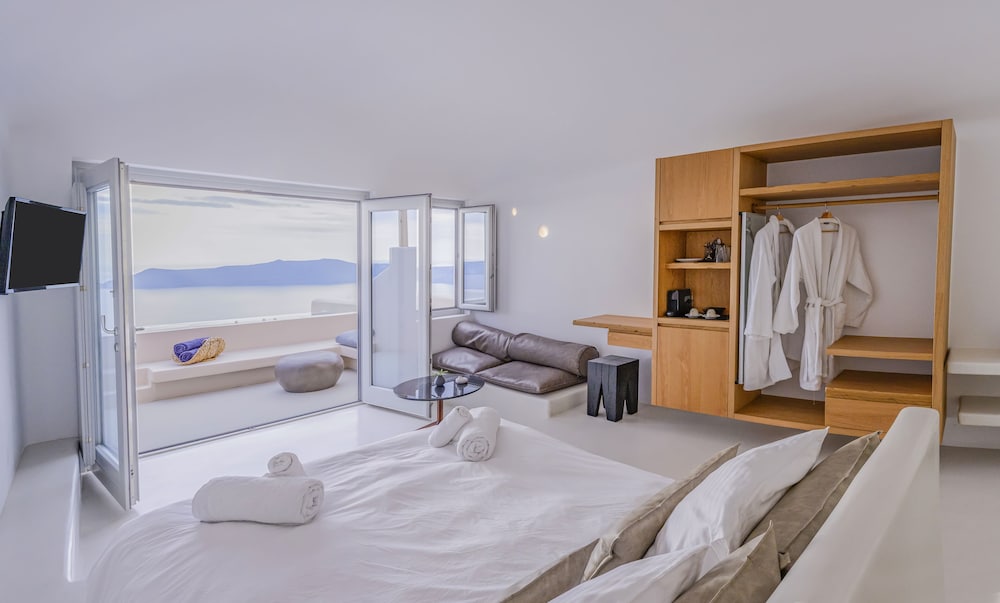 Hotel Sunny Villas — Hotel rooms in Imerovigli, South Aegean