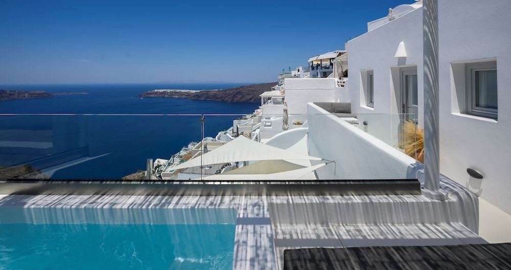 Hotel Sunny Villas — Hotel building in Imerovigli, South Aegean
