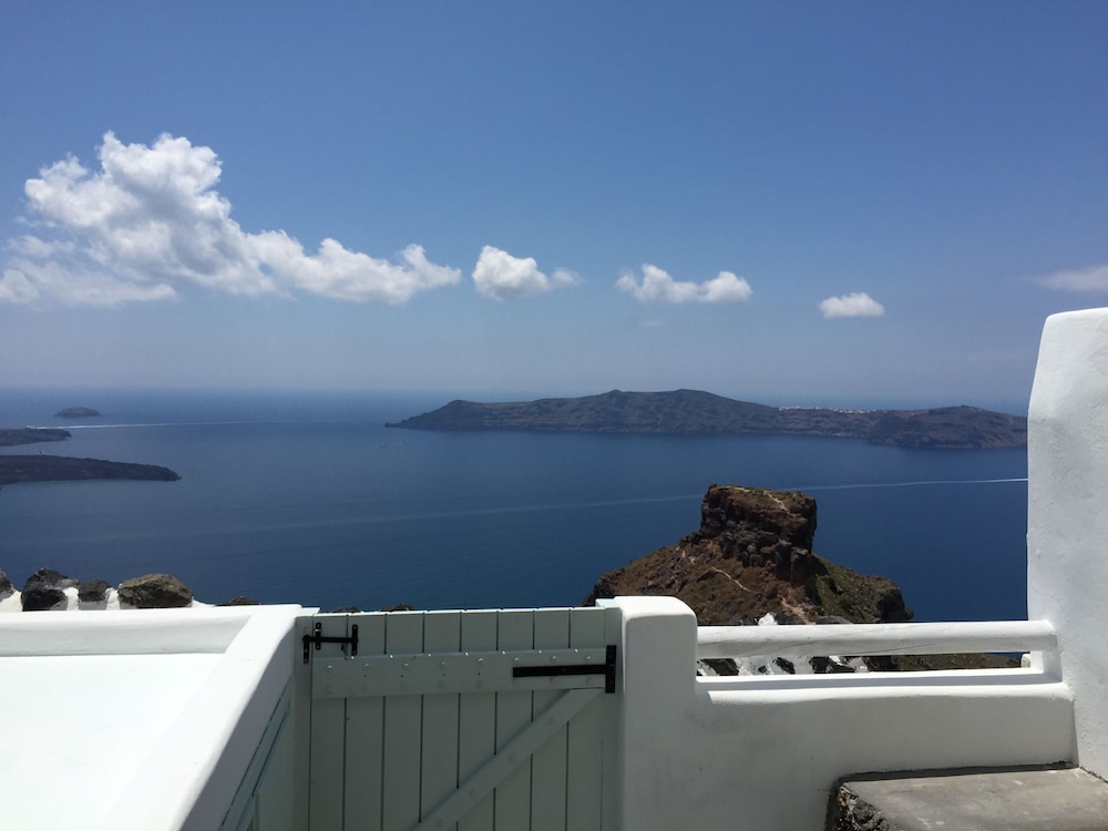 Hotel Sunny Villas — Attractions in the area in Imerovigli, South Aegean