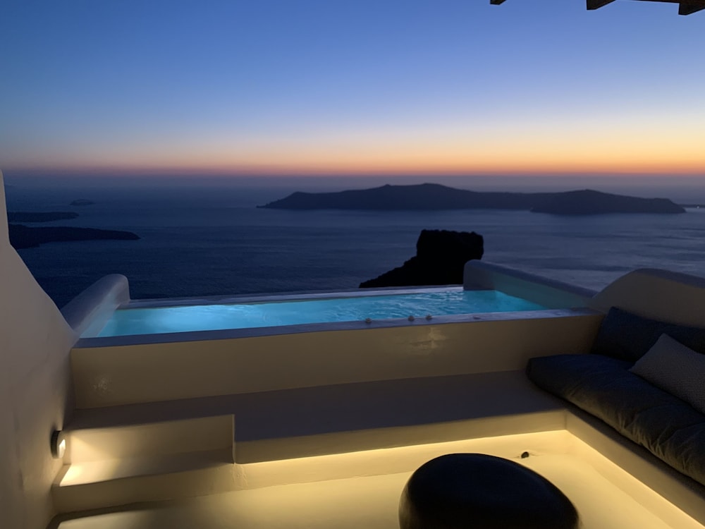 Hotel Sunny Villas — Swimming pool in Imerovigli, South Aegean