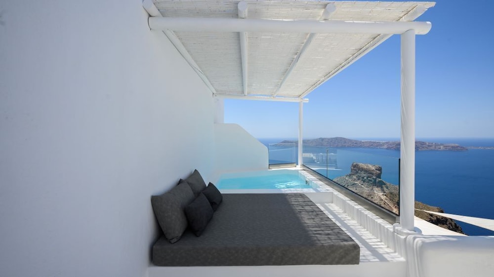 Hotel Sunny Villas — Hotel rooms in Imerovigli, South Aegean