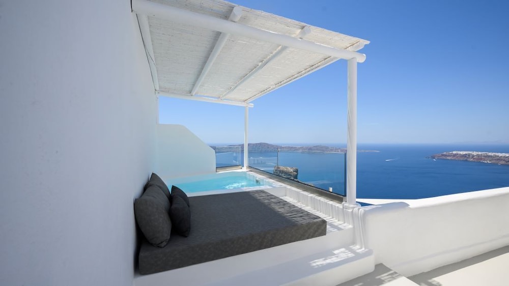 Hotel Sunny Villas — Hotel rooms in Imerovigli, South Aegean