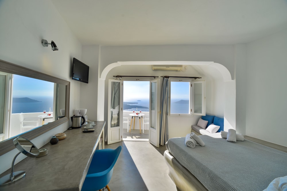 Hotel Sunny Villas — Hotel rooms in Imerovigli, South Aegean