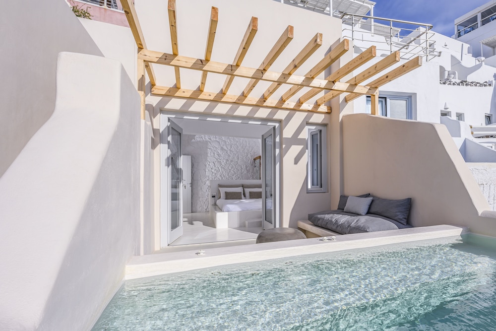 Hotel Sunny Villas — Hotel rooms in Imerovigli, South Aegean