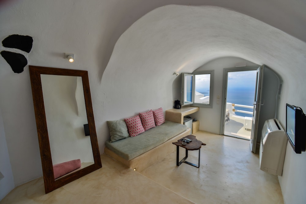 Hotel Sunny Villas — Hotel rooms in Imerovigli, South Aegean