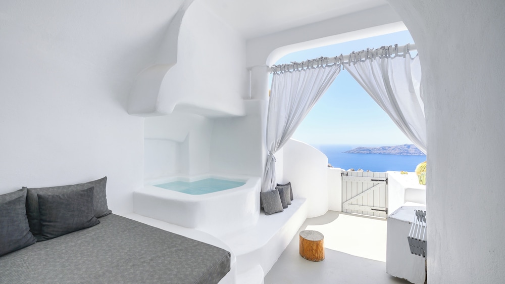 Hotel Sunny Villas — Hotel rooms in Imerovigli, South Aegean