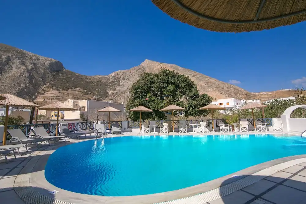 Sunshine Hotel — Swimming pool in Kamari, South Aegean
