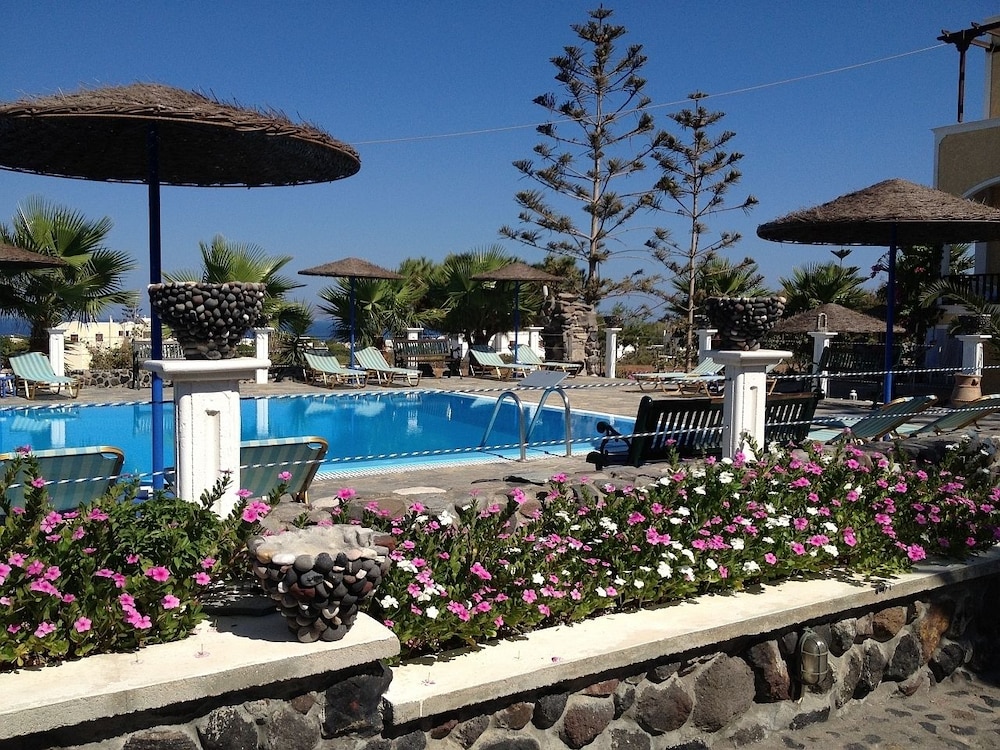 Santa Elena — Swimming pool in Kamari, South Aegean