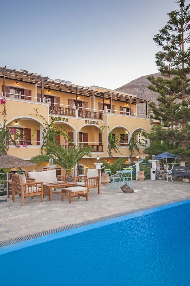 Santa Elena — Hotel building in Kamari, South Aegean