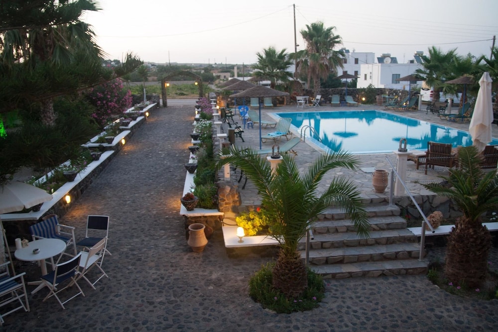 Santa Elena — Swimming pool in Kamari, South Aegean