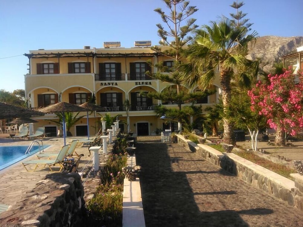Santa Elena — Hotel building in Kamari, South Aegean