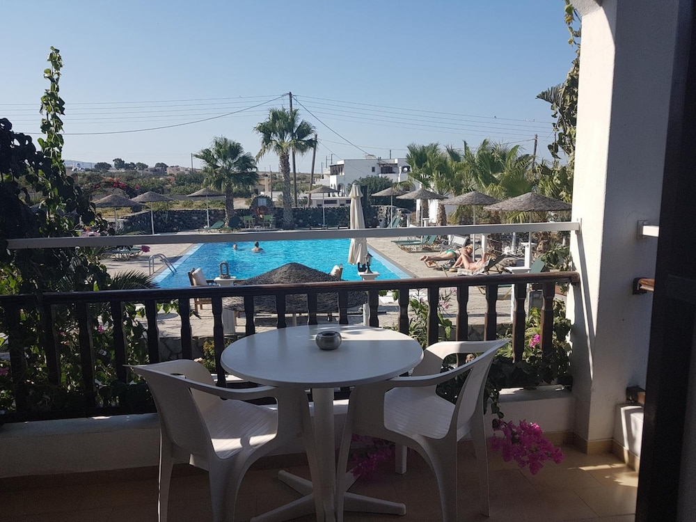 Santa Elena — Swimming pool in Kamari, South Aegean
