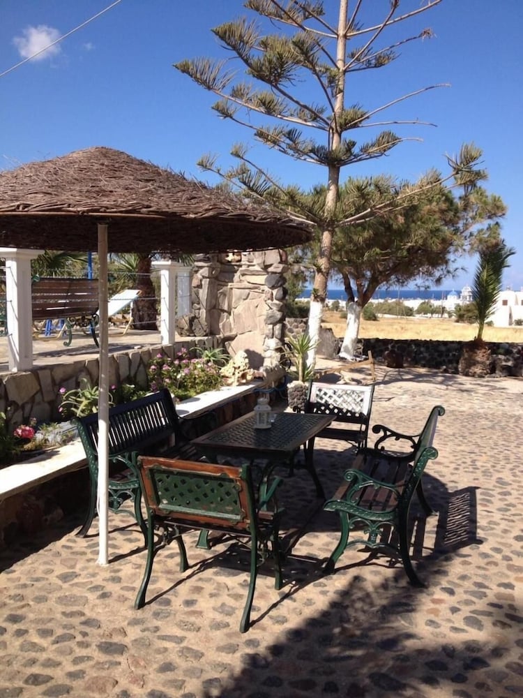 Santa Elena — Restaurant & bars in Kamari, South Aegean