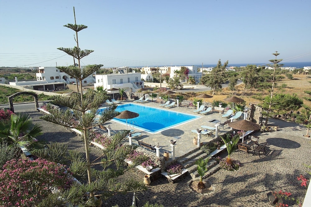 Santa Elena — Swimming pool in Kamari, South Aegean