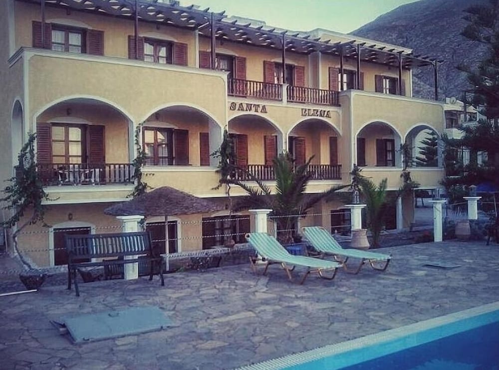 Santa Elena — Hotel building in Kamari, South Aegean