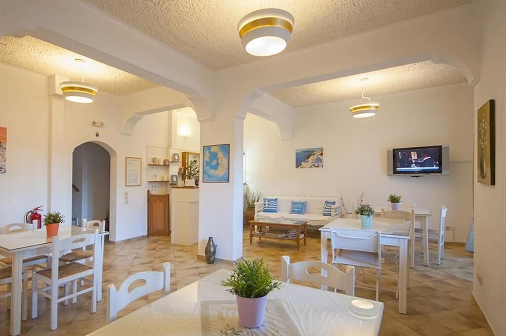 Santa Elena — Restaurant & bars in Kamari, South Aegean