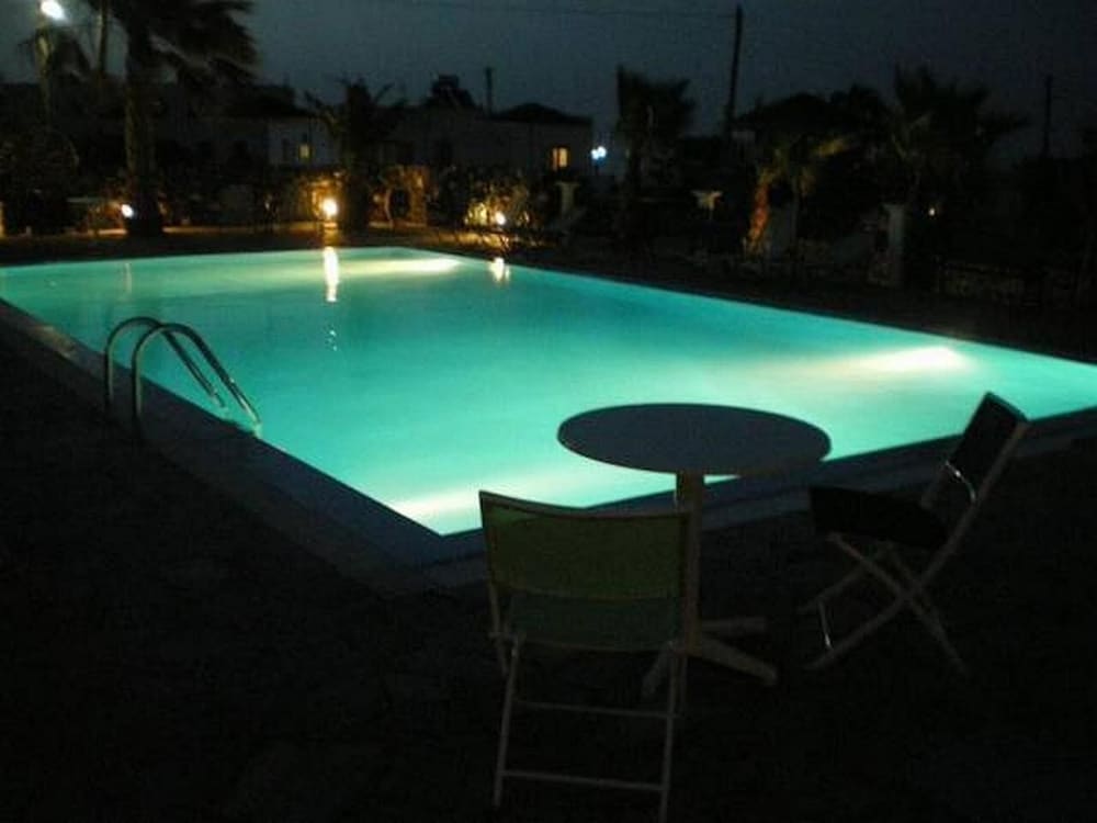 Santa Elena — Swimming pool in Kamari, South Aegean