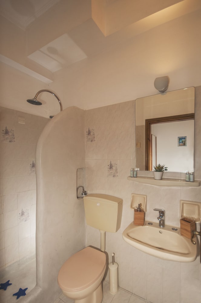 Santa Elena — Hotel rooms in Kamari, South Aegean