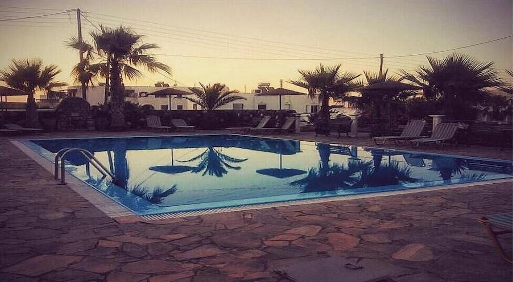 Santa Elena — Swimming pool in Kamari, South Aegean