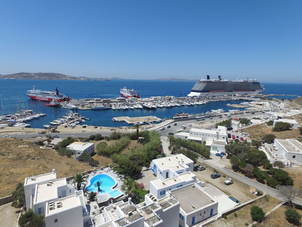 Maki's Place — Attractions in the area in Tourlos, South Aegean