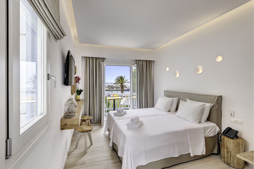 Maki's Place — Hotel rooms in Tourlos, South Aegean
