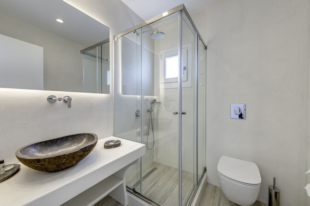 Maki's Place — Hotel rooms in Tourlos, South Aegean