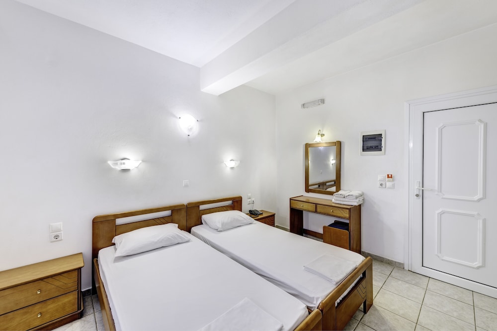 Maki's Place — Hotel rooms in Tourlos, South Aegean