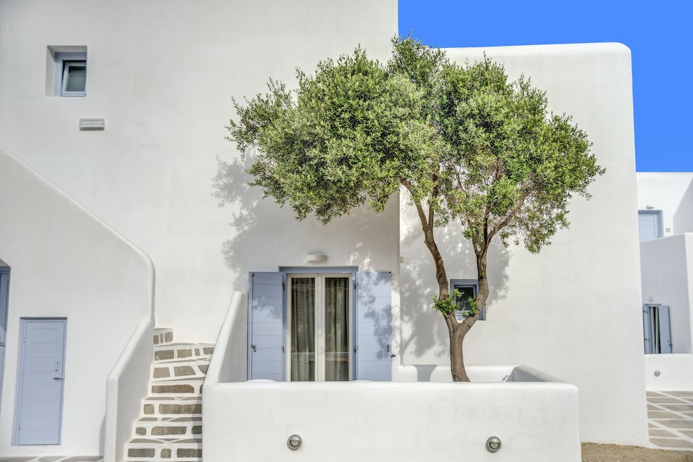 Maki's Place — Hotel building in Tourlos, South Aegean