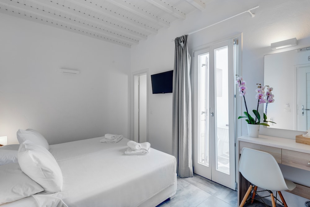Maki's Place — Hotel rooms in Tourlos, South Aegean