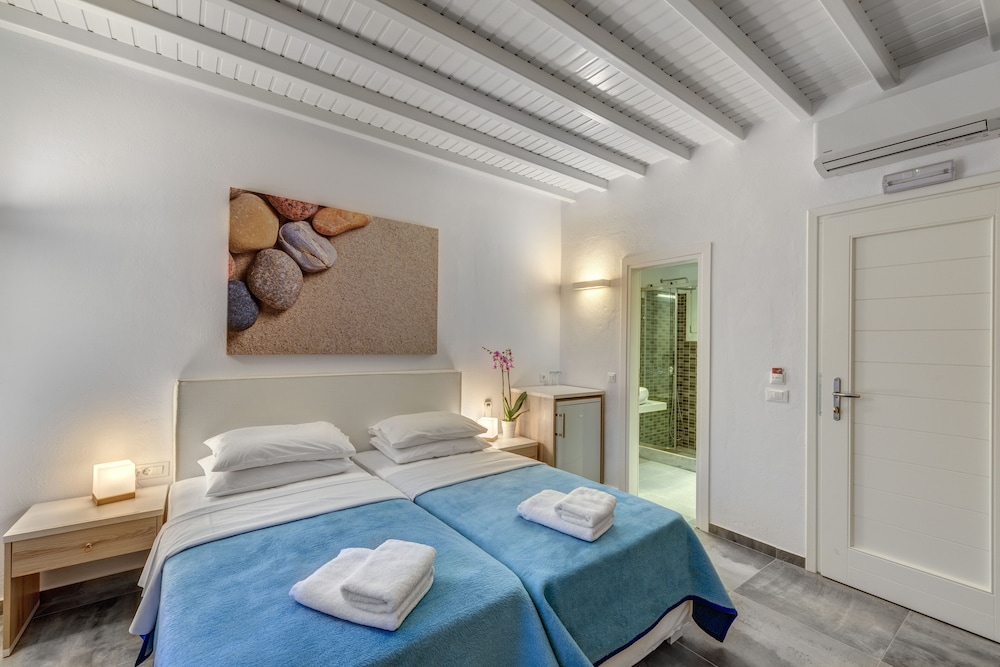 Maki's Place — Hotel rooms in Tourlos, South Aegean