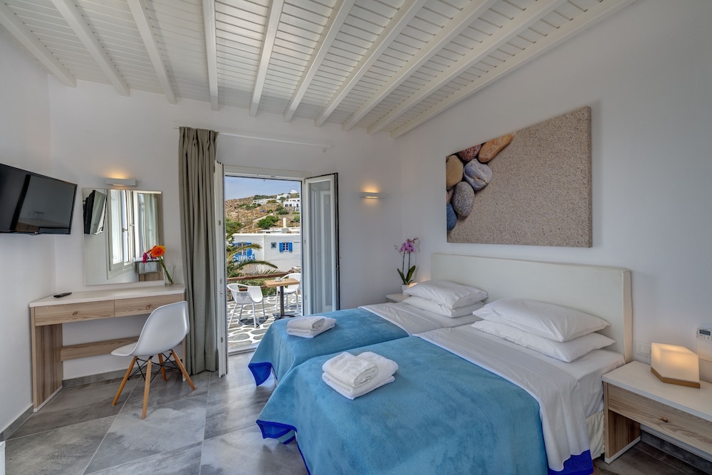 Maki's Place — Hotel rooms in Tourlos, South Aegean