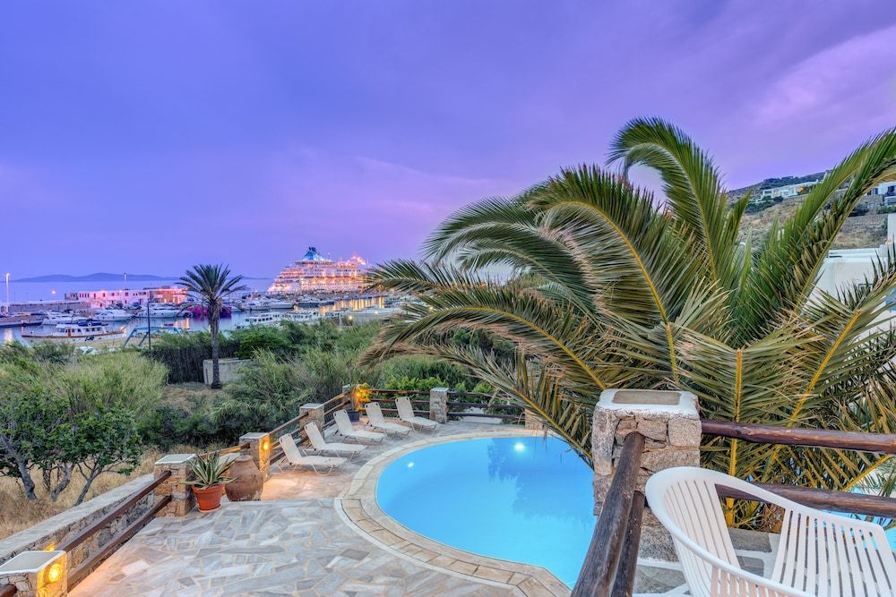 Tourlos (6 dni) w Maki's Place z Warszawy