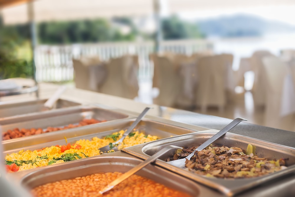 Oasis Hotel — Restaurant & bars in Perama (Corfu), Ionian Islands