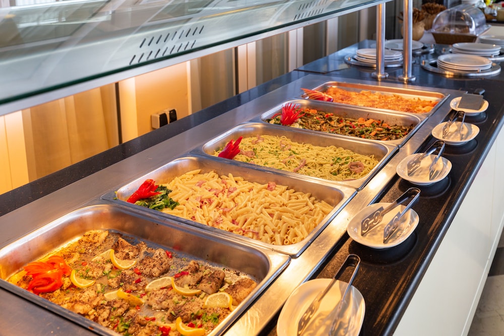 Oasis Hotel — Restaurant & bars in Perama (Corfu), Ionian Islands
