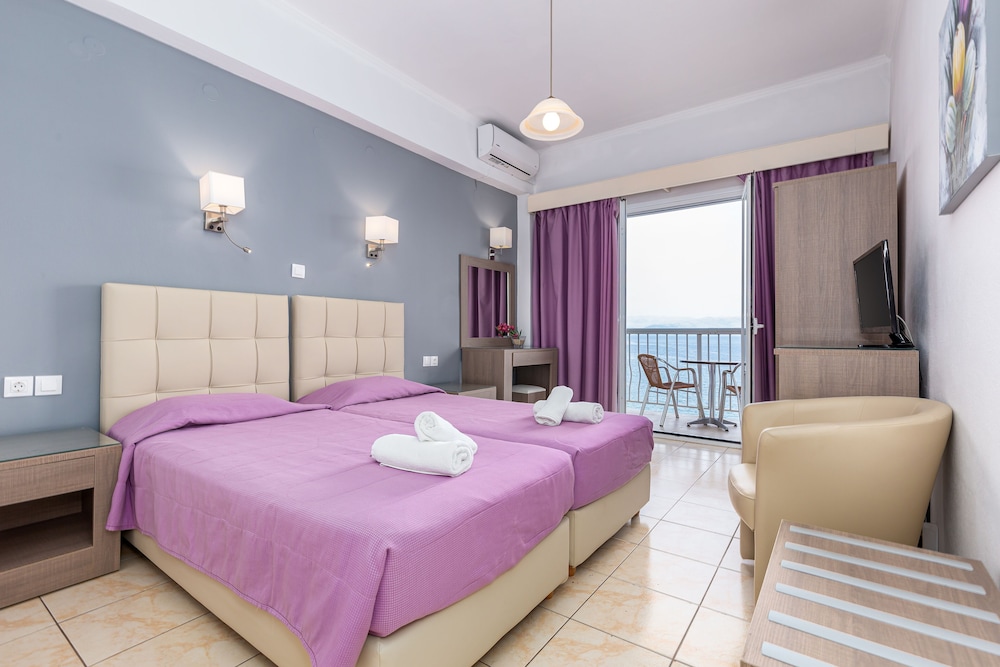 Oasis Hotel — Hotel rooms in Perama (Corfu), Ionian Islands