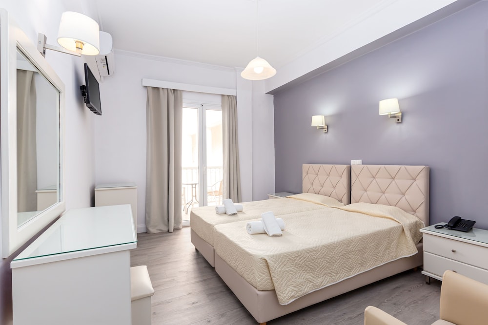 Oasis Hotel — Hotel rooms in Perama (Corfu), Ionian Islands
