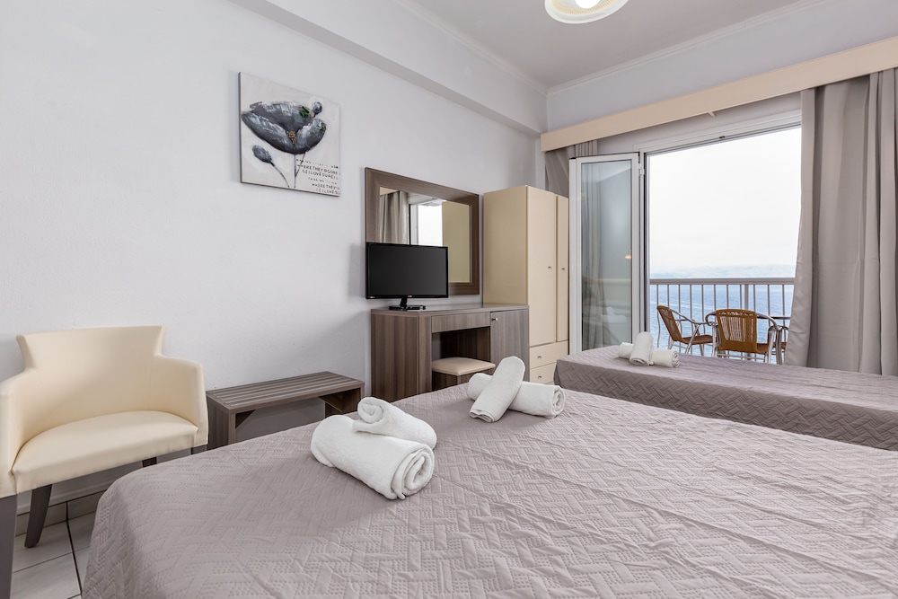 Oasis Hotel — Hotel rooms in Perama (Corfu), Ionian Islands