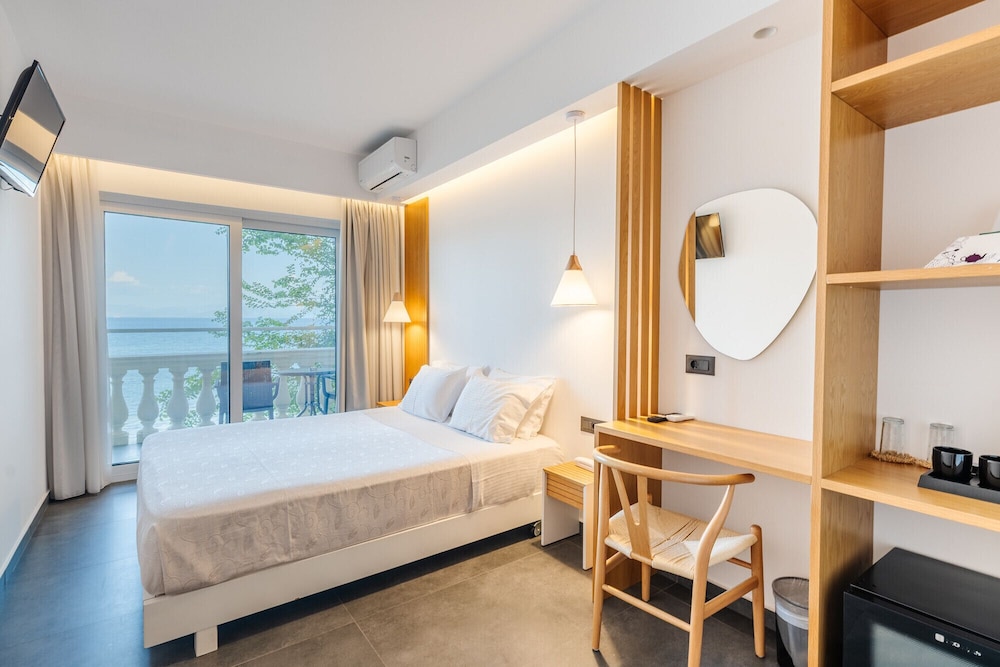 Pontikonisi Hotel - Adults only — Hotel rooms in Perama (Corfu), Ionian Islands