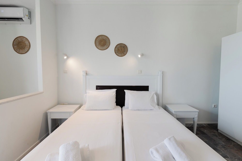 Pontikonisi Hotel - Adults only — Hotel rooms in Perama (Corfu), Ionian Islands