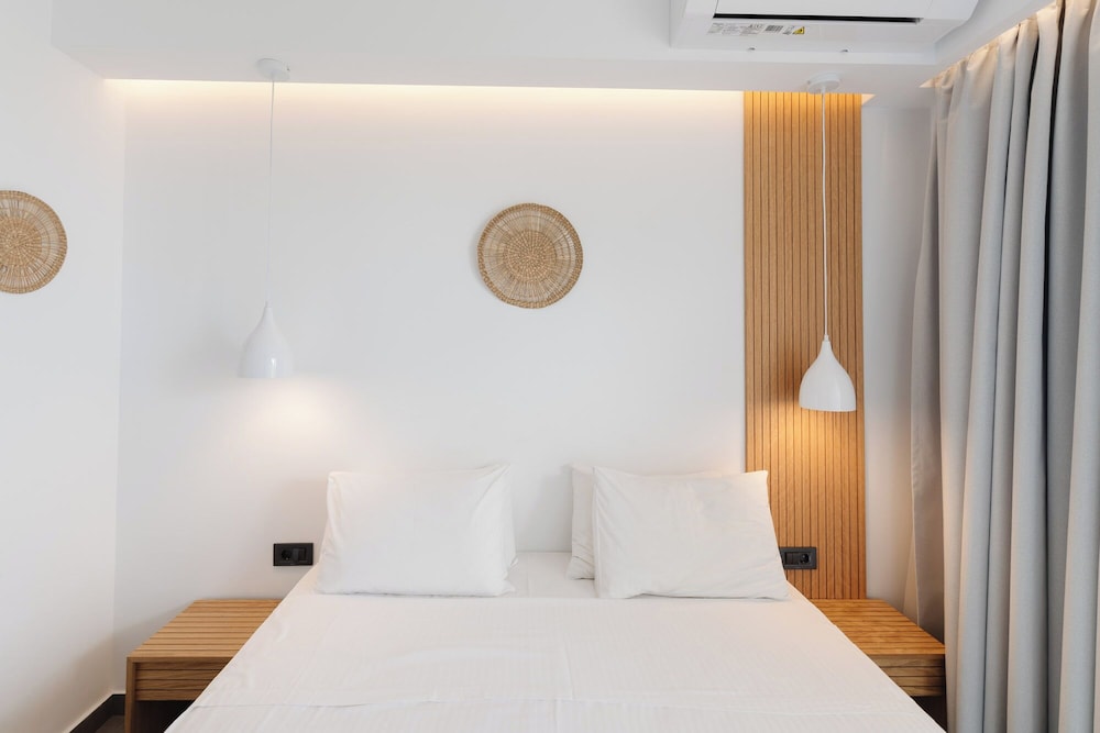 Pontikonisi Hotel - Adults only — Hotel rooms in Perama (Corfu), Ionian Islands