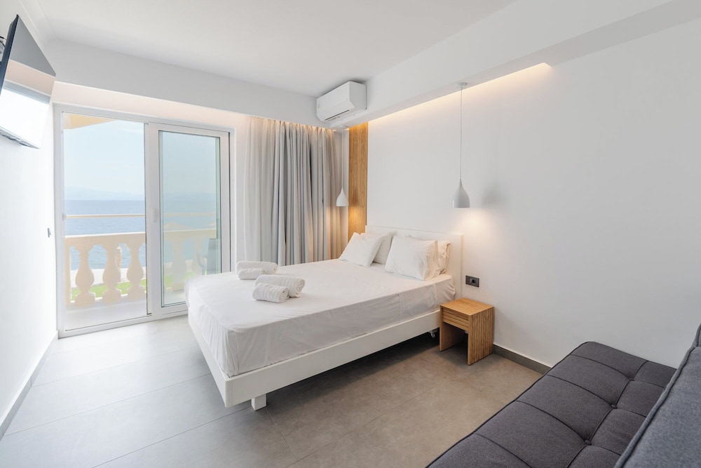 Pontikonisi Hotel - Adults only — Hotel rooms in Perama (Corfu), Ionian Islands